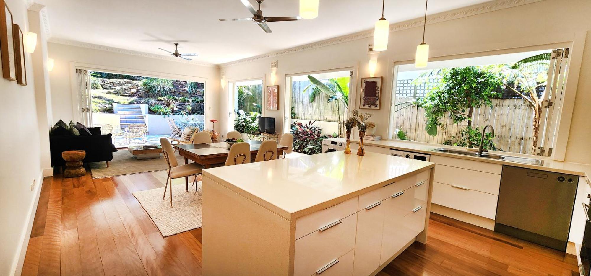 Maroubra House With Lush Garden Oasis